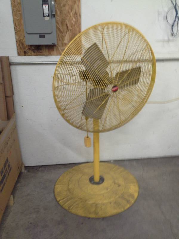 lot 116 image: Dayton Yellow Circulator 24in. Floor Fan