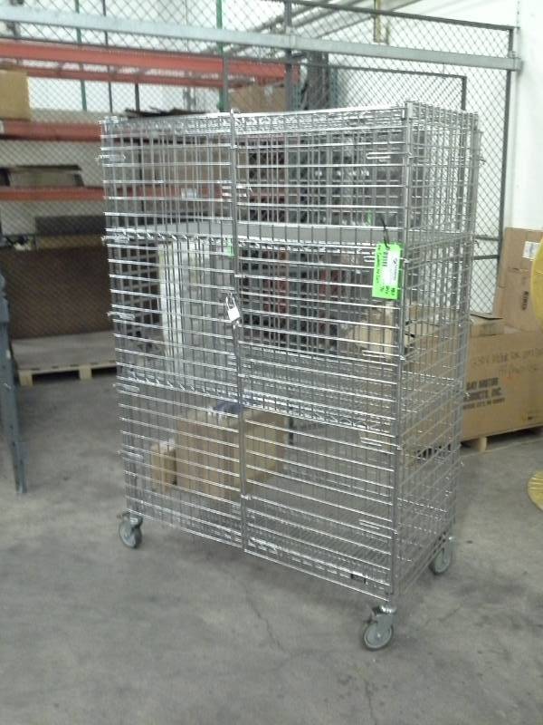 lot 117 image: Rolling Locking Metal Storage Cage with 3-Shelves