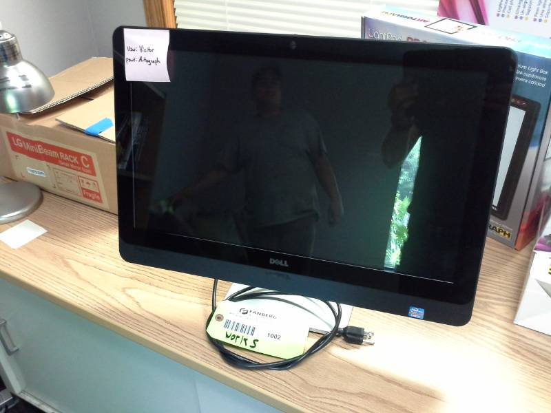 lot 1002 image: Dell Inspiron Computer Monitor