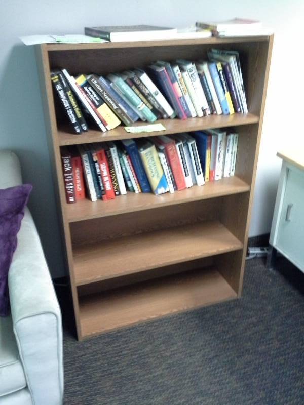 lot 1003 image: Bookcase with 4-Shelves