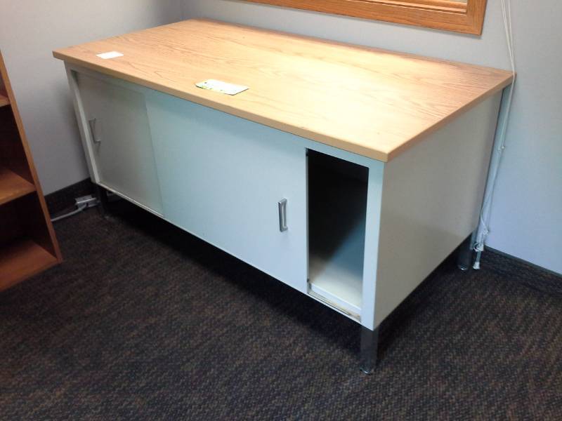 lot 1007 image: Wood Top Metal Office Cabinet