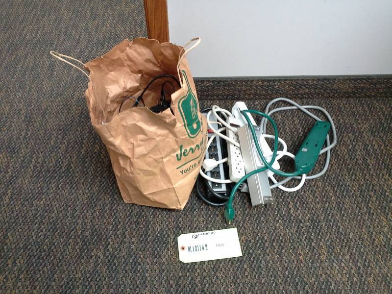 lot 1020 image: Linksys 10100 5-Port Workgroup Switch, Targus Wireless Mouse with Controller, Power Strips