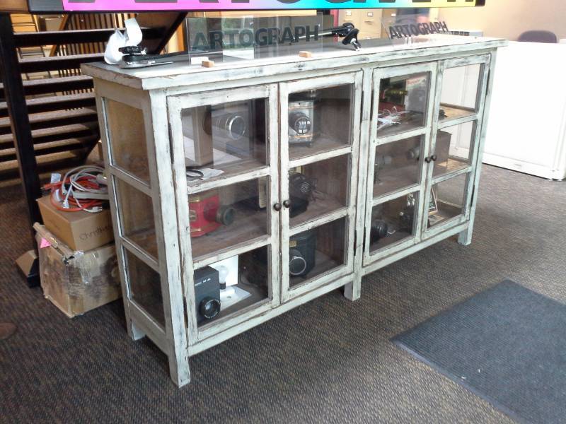 lot 1038 image: 4-Glass Door Display Cabinet with Glass Sides