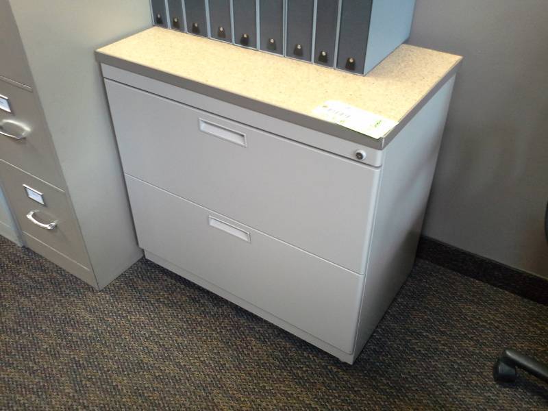 lot 1041 image: Locking Lateral File Cabinet with Countertop