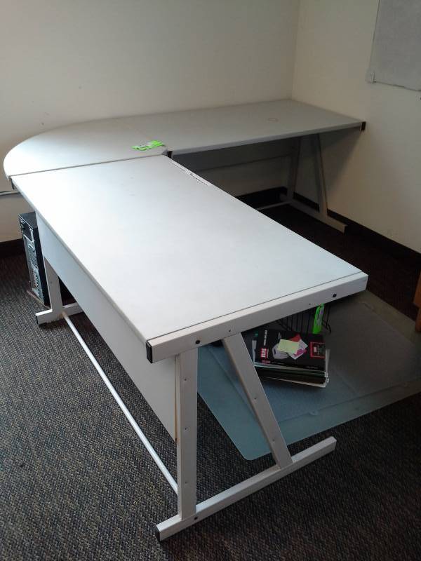 lot 2002 image: Wood Top Metal L-Shaped Desk
