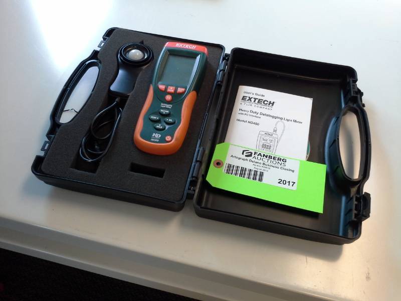 lot 2017 image: Extech HD450 Heavy Duty Datalogging Light Meter, Case, Users Guide