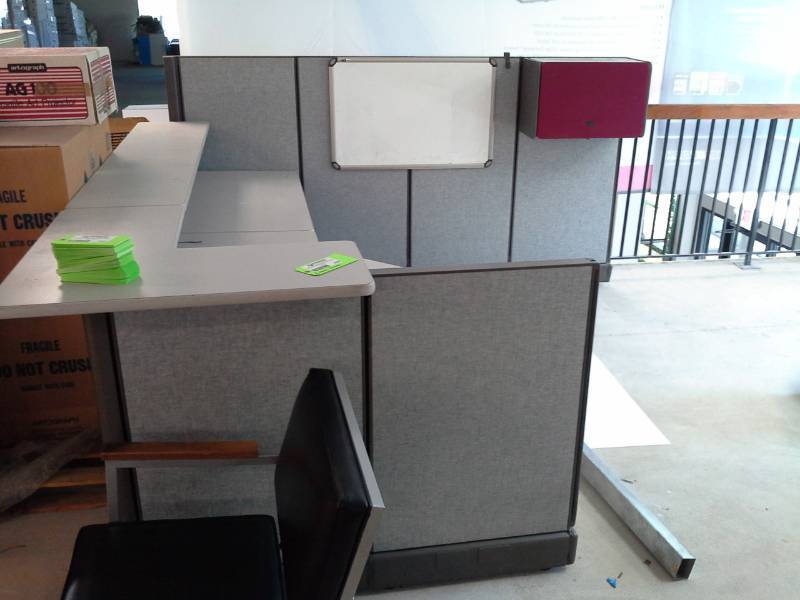lot 2060 image: Cubicle Station - Walls, Counters, Overhead Cabinets, Desktop, White Board