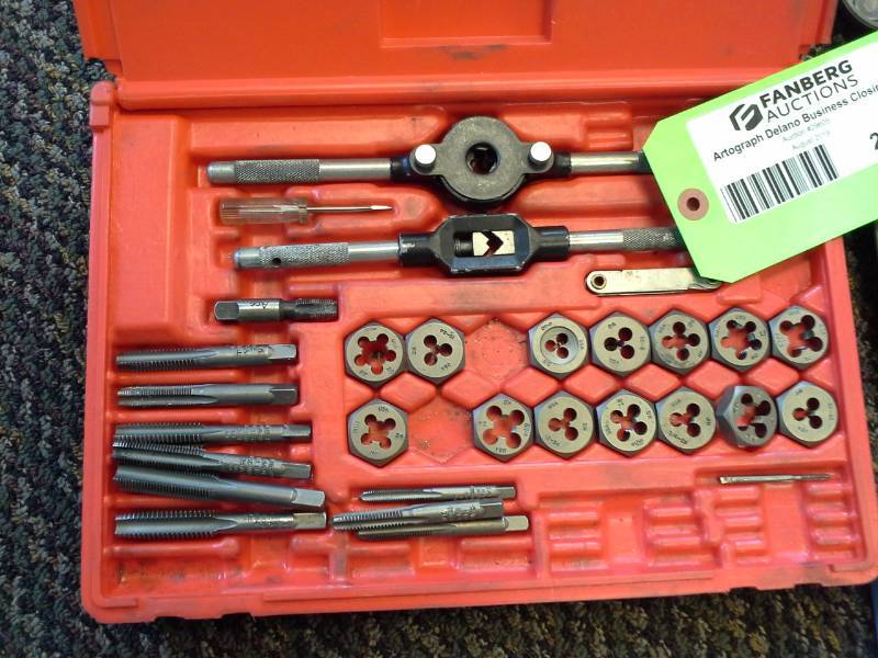 Dayton 40Piece Mechanics Tap & Die Set 4x575a, Master Mechanic 26