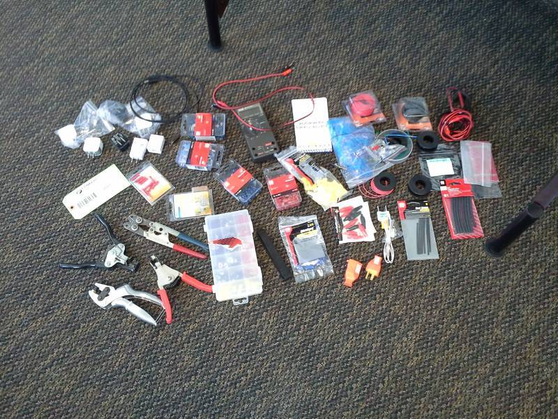 lot 2081 image: Wires, Cables, Plugs, Electrical Connectors, Crimpers