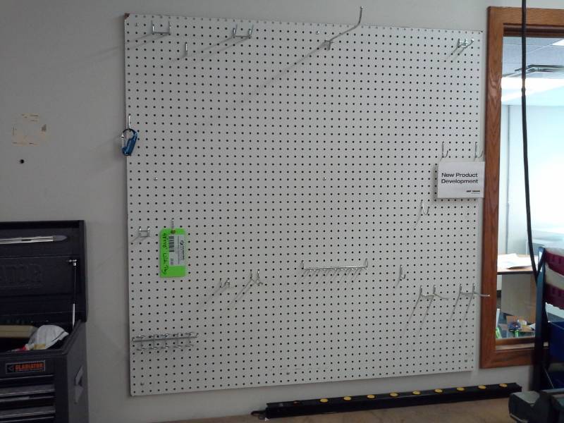 lot 2083 image: Peg Board with Pegs