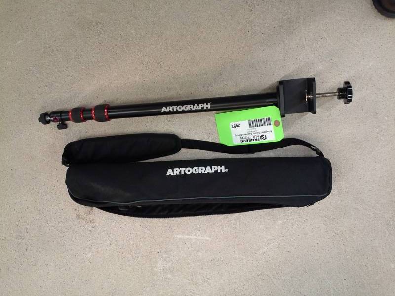 lot 2092 image: Artograph Monopod with Case