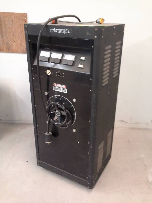 lot 2127 image: 220V High Voltage Tester