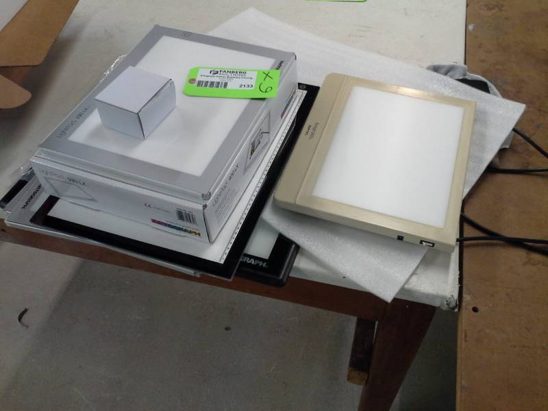 lot 2133 image: Lot of (6) Artograph LightPads 930 LX