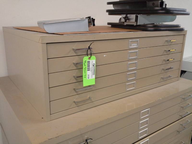 lot 2150 image: Metal Flat File Cabinet with 5-Drawers