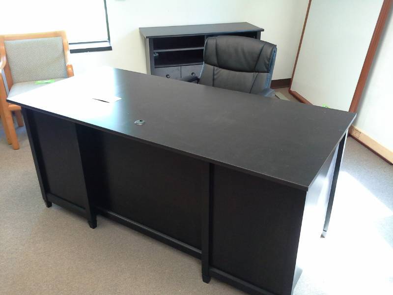 lot 1098 image: Wood Office Desk, Office Credenza, Rolling Leather Office Arm Chair