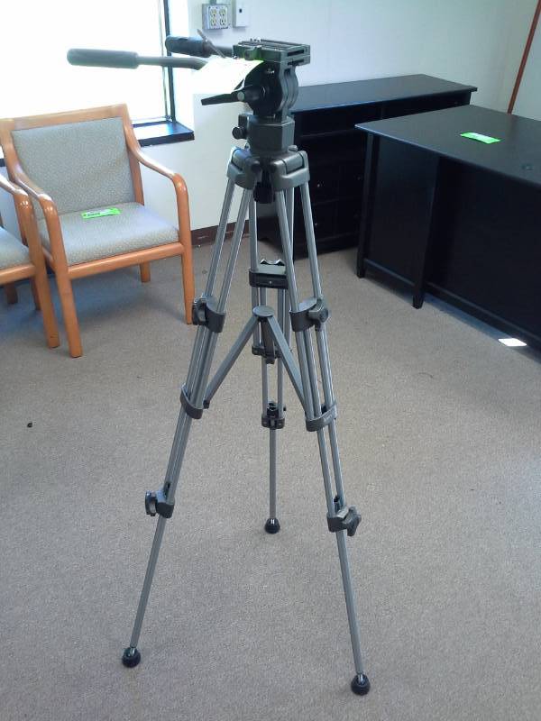 lot 1101 image: Ravelli Tripod