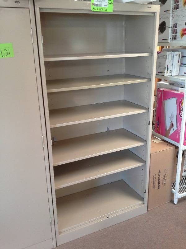 lot 1122 image: Tennsco 6-Shelf Metal Bookcase
