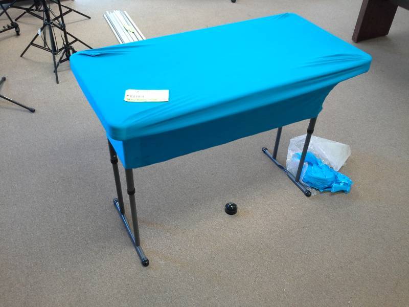lot 1125 image: Plastic Folding Table