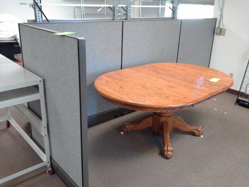 lot 1127 image: 4-Piece Cubicle Wall L-Section