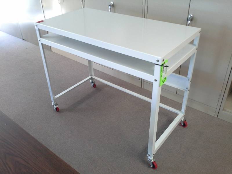 lot 1124 image: Artograph Art Cart