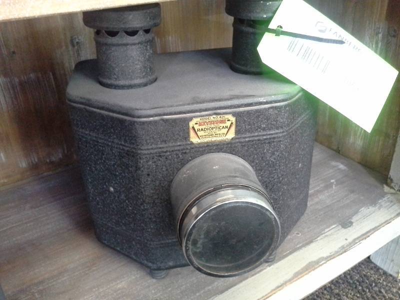lot 1059 image: Keystone Mfg. Co. 421 Radioptican