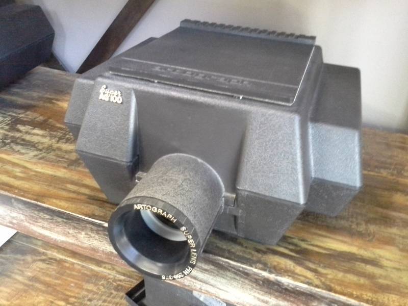 lot 1070 image: Super AG 100 Projector
