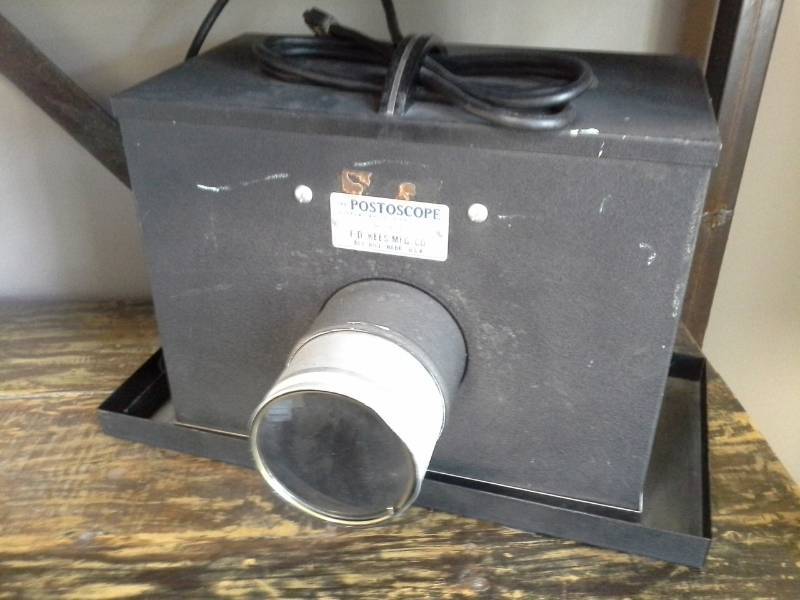 lot 1073 image: F.D. Kees Mfg. Co.  Model E Postoscope Display Artists Projector