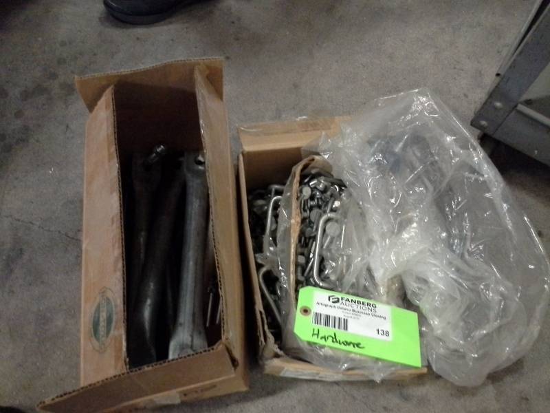 lot 138 image: Hardware - Clips, Brackets