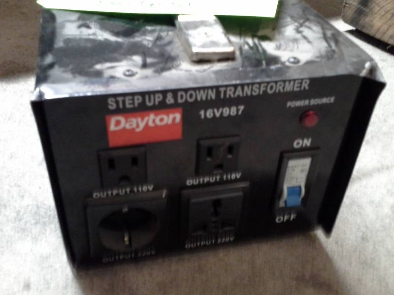 lot 147 image: Dayton Step Up and Down Transformer 16V987