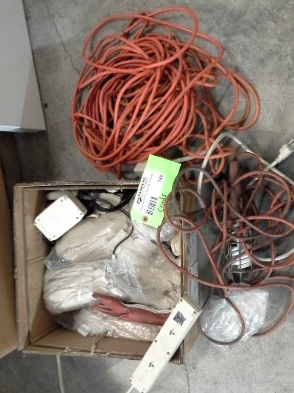 lot 148 image: Extension Cords, Safe Hands Cotton Industrial Work Gloves