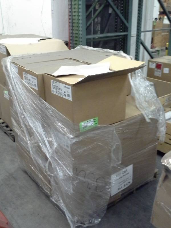 lot 203 image: Lot of (2160)  15x16in. Foam Bags