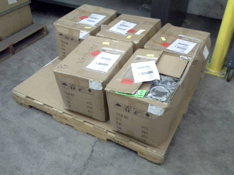 lot 213 image: Lot of (2000) 39in. HDMI Cables