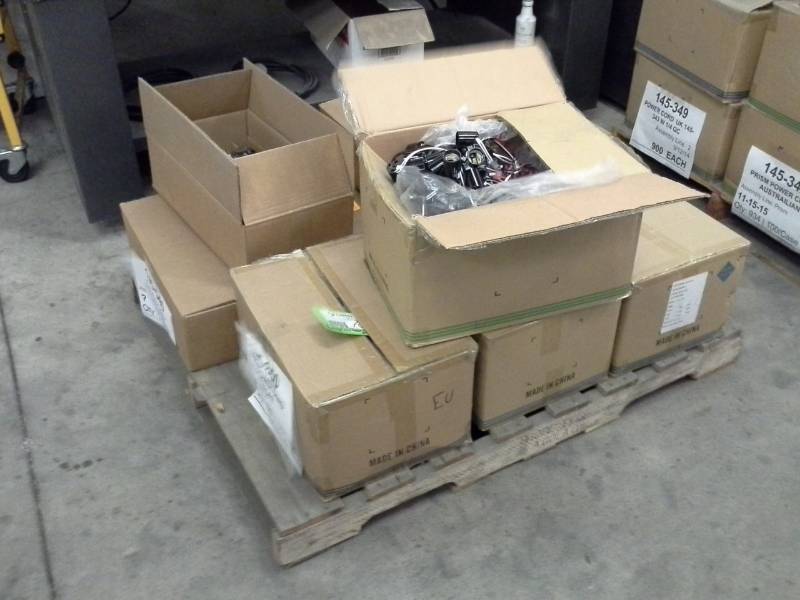 lot 215 image: European Prism Power Cord Bulb Housing, 230V Fan Motors