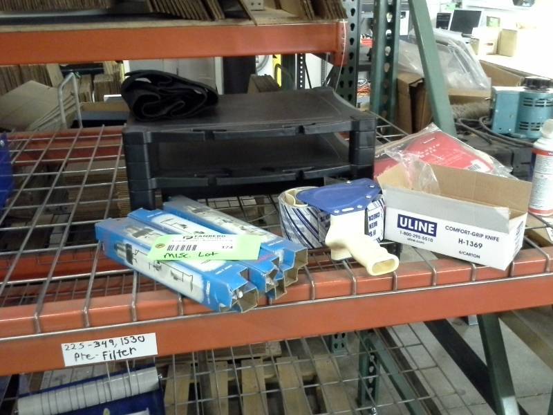 lot 174 image: Uline H-1369 Comfort Grip Knife, Utility Knives, Support Belts, and more