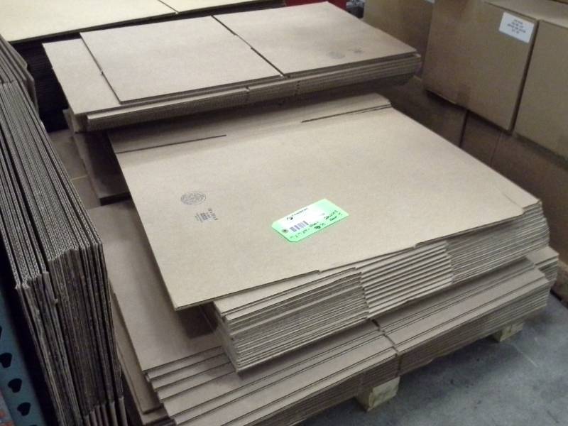lot 186 image: Lot of (Approximately 85) Uline Cardboard Box Flats - 17x17x4in., 22x22x8in.