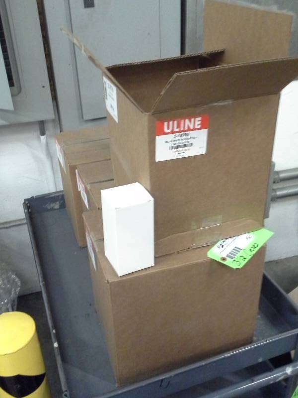 lot 190 image: Uline S-18299 3x3x6 White Reverse Tuck