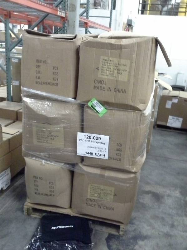 lot 219 image: Artograph LightPad Pro 1700 Storage Bags