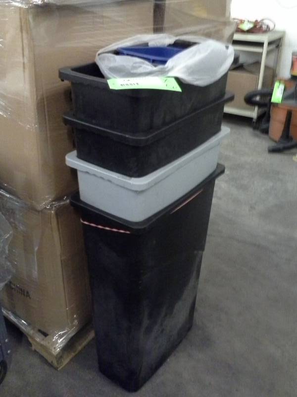 lot 229 image: Lot of (6) Plastic Garbage Cans