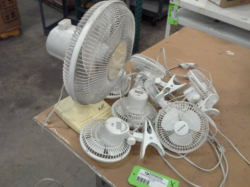 lot 233 image: Lot of (7) Clip Desk Fans, Table Fan