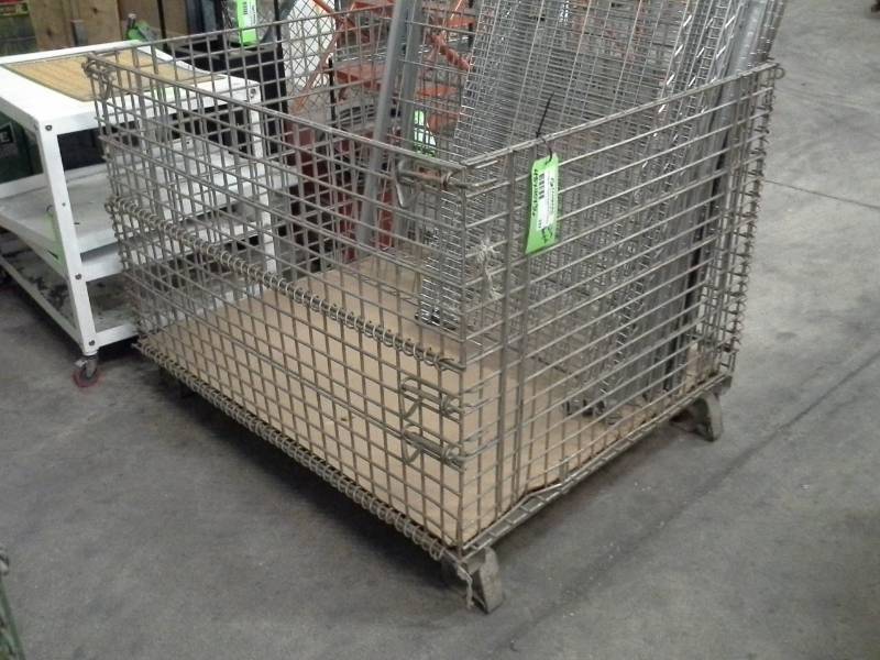 lot 257 image: Gaylord Wire Basket