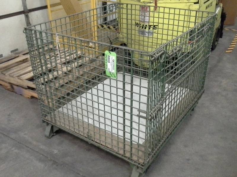 lot 258 image: Gaylord Wire Basket