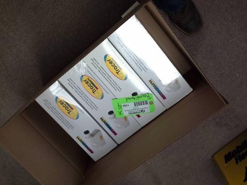 lot 1188 image: Lot of (4) Artograph EZTracer Art Projectors 225-550