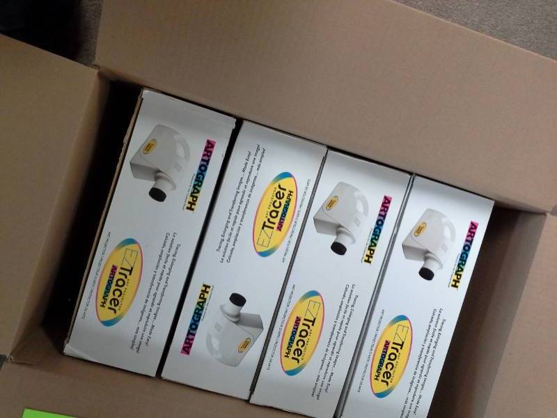 lot 1189 image: Lot of (4) Artograph EZTracer Art Projectors 225-550