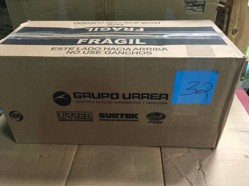 lot 32 image: URREA Heavy Duty Metal Tool Box - 17 in. X 7 12 in. X 7 in. not used