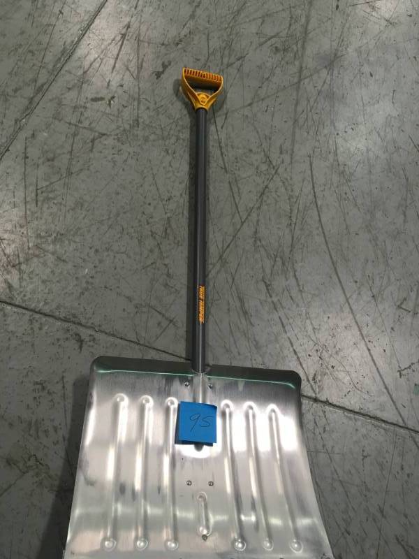 lot 95 image: Ames True Temper 18-in Aluminum Snow Shovel with 36-in Steel Handle  in good condition