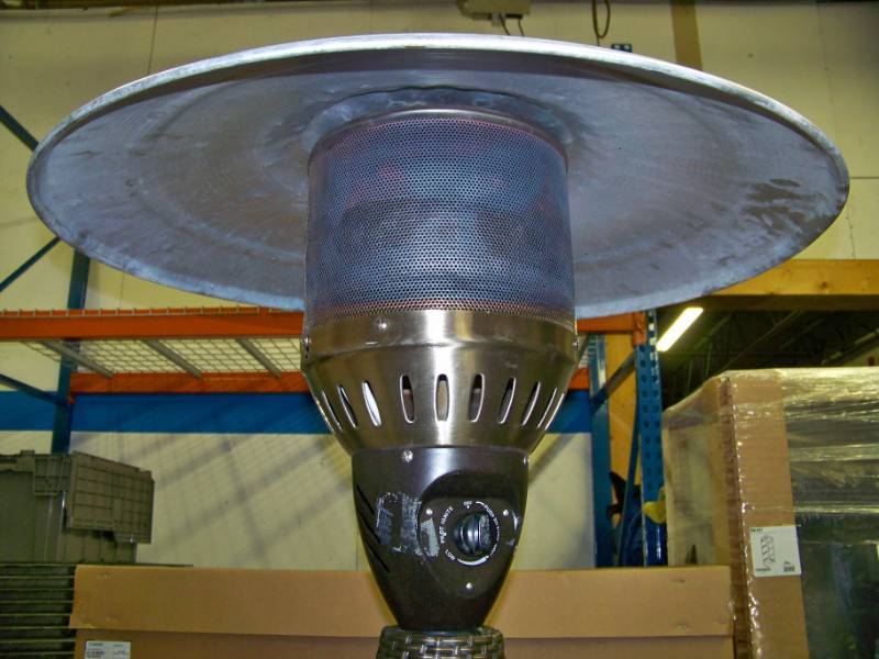 lot 71 image: Ningbo Sunmate, Woven Wicker Outdoor LP Patio Heater