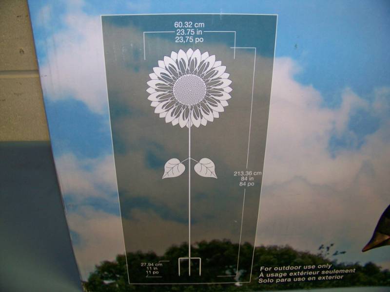 lot 35 image: Southern Patio, Outdoor Sunflower Wind Spinner  Garden Decoration - NEW in Original, Sealed Box