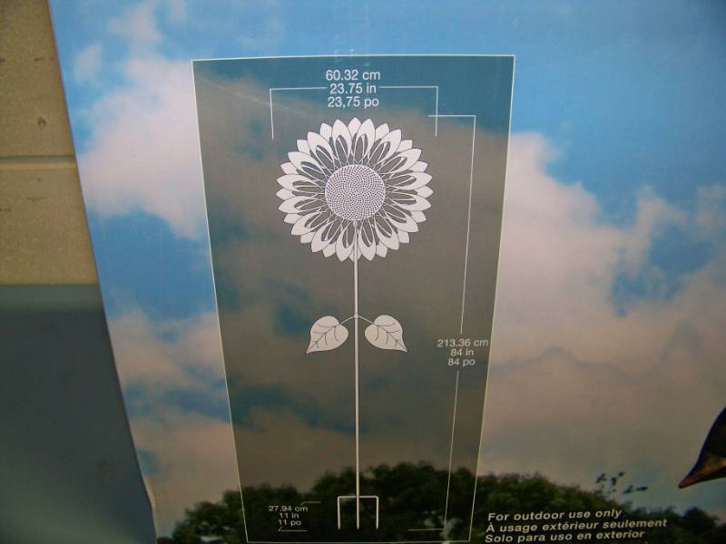 lot 36 image: Southern Patio, Outdoor Sunflower Wind Spinner  Garden Decoration - NEW in Original, Sealed Box