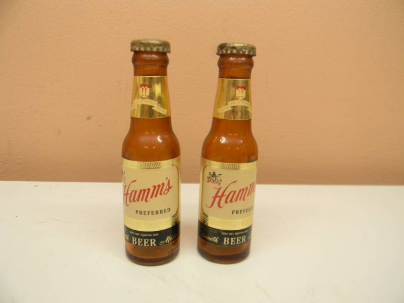 lot 4 image: VINTAGE HAMMS BEER PREFERRED SALT & PEPPER SHAKERS - VERY NICE - SEE PICTURES