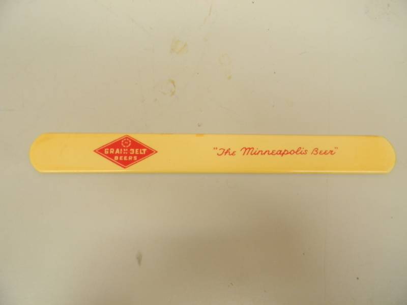 lot 20 image: VINTAGE AWESOME GRAIN BELT BEER FOAM SCRAPPER - THE MINNEAPOLIS BEER - RARE, GREAT COLLECTIBLE - SEE PICTURES